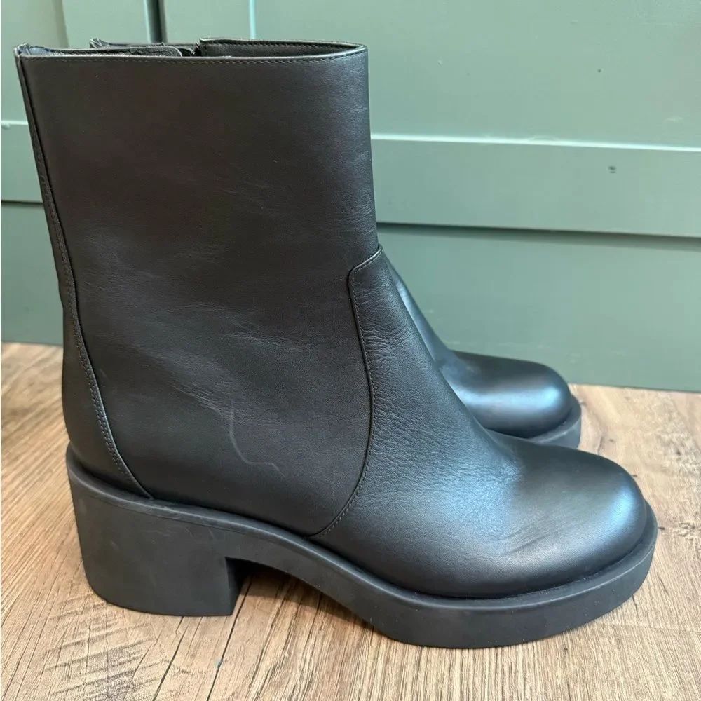Stuart Weitzman Gotham zip booties